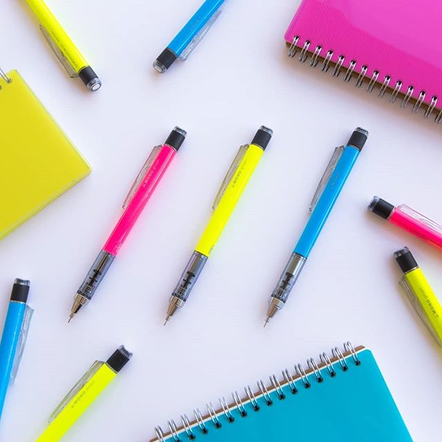 DPA-134C TOMBOW MONO GRAPH MECHANICAL PENCIL, 0.5MM, NEON YELLOW DPA-134C TOMBOW MONO GRAPH MECHANICAL PENCIL, 0.5MM, NEON YELLOW